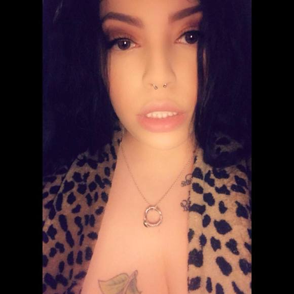 Meet your Posher, Candida - Picture 1 of 1